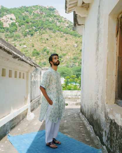 Gulabi Kaftan